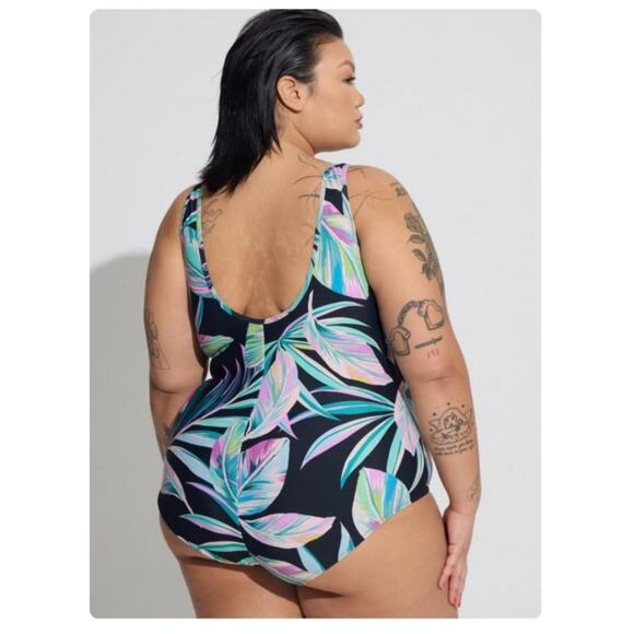TORRID BATHING SUIT SIZE 3X Wireless High Neck One Piece Swimsuit Tropical Print - Picture 4 of 10